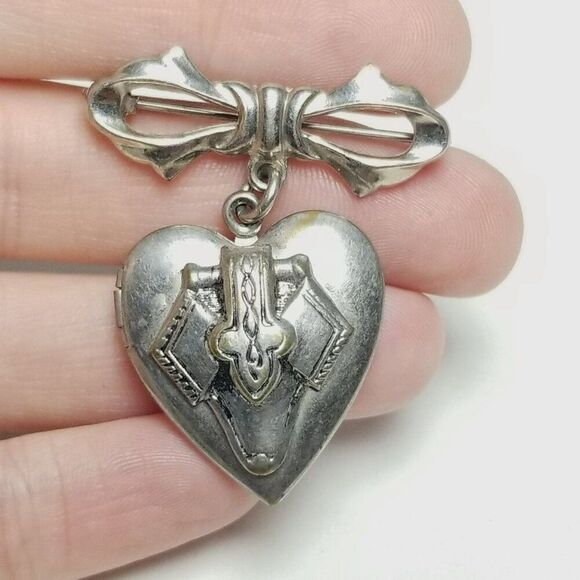 Vintage Heart Locket Pendant Brooch, Silver Tone Charm, Sweetheart Estate - Picture 1 of 7